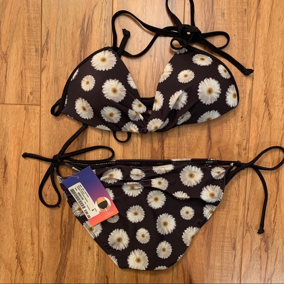 NWT - Daisy String Bikini - Picture 3 of 4